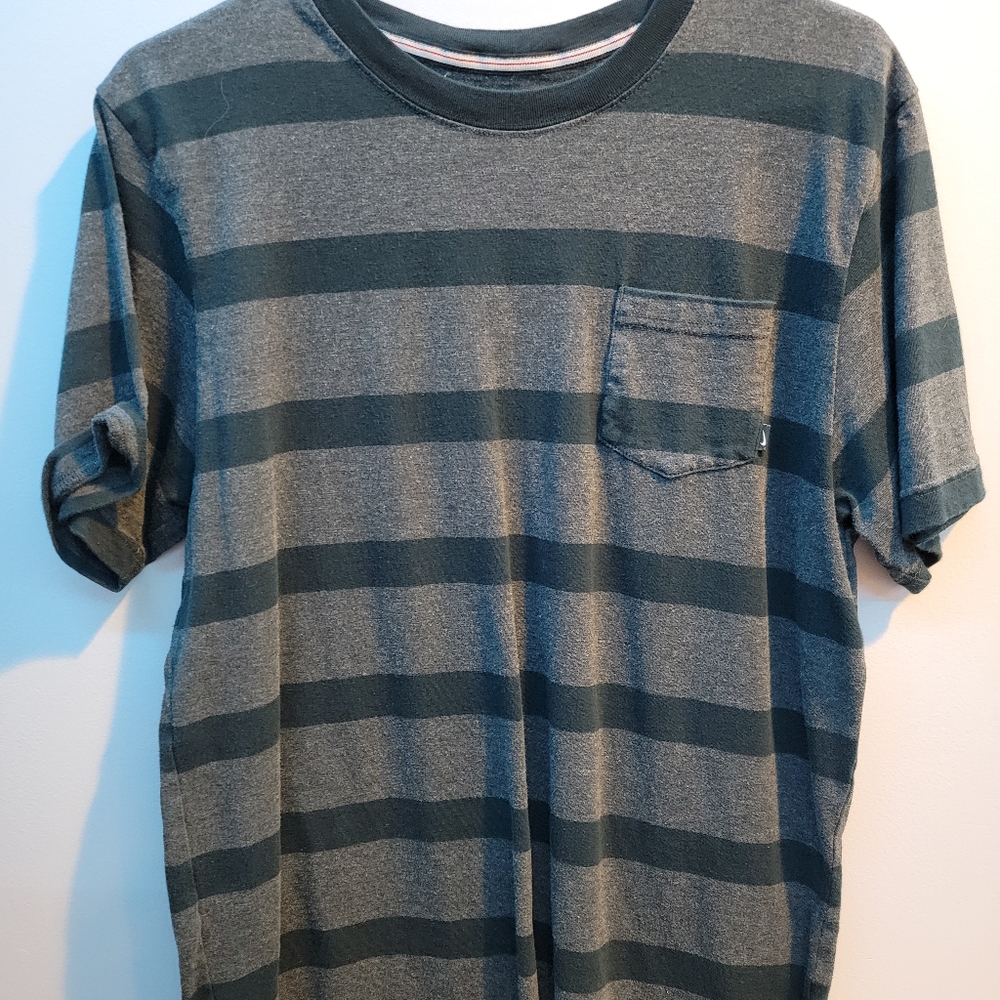 Mens nike large pocket shirt